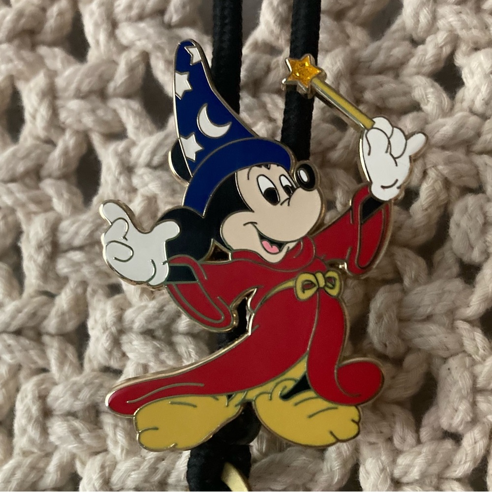 RARE Disneyland Cast Member Exclusive Sorcerer Mickey Pin Lanyard